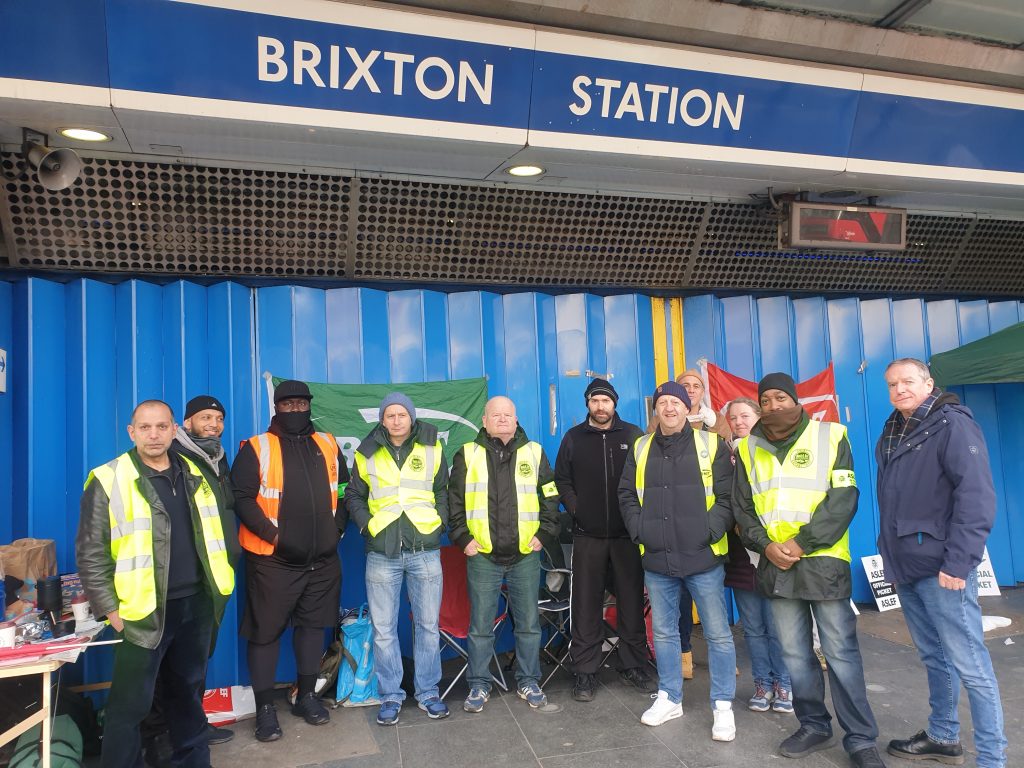 Tube workers strike