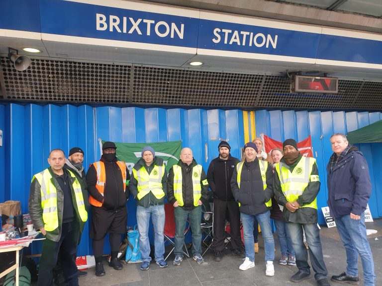 Tube workers strike