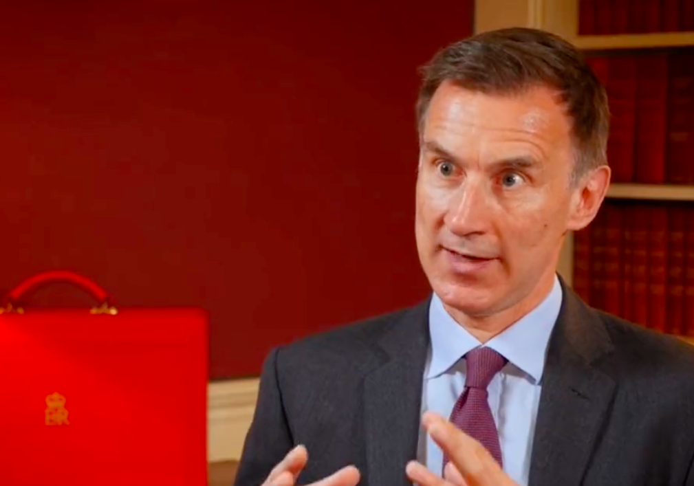 Jeremy Hunt says he is comfortable with Britain being plunged into