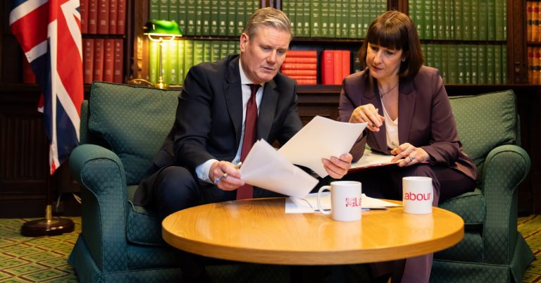 Labour leader Keir Starmer and shadow chancellor Rachel Reeves reading papers