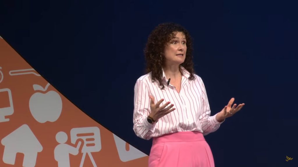 Wendy Chamberlain speaking at Lib Dem Conference