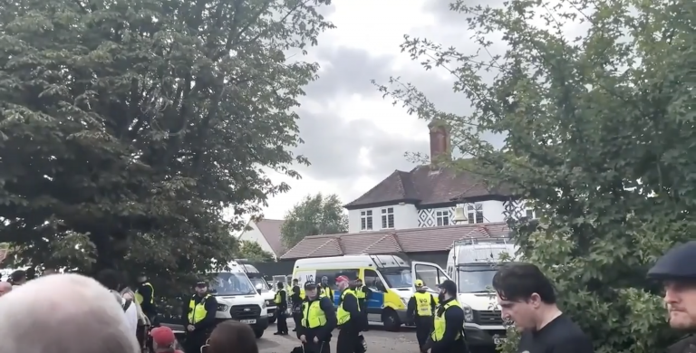 Footage of the Epping protests