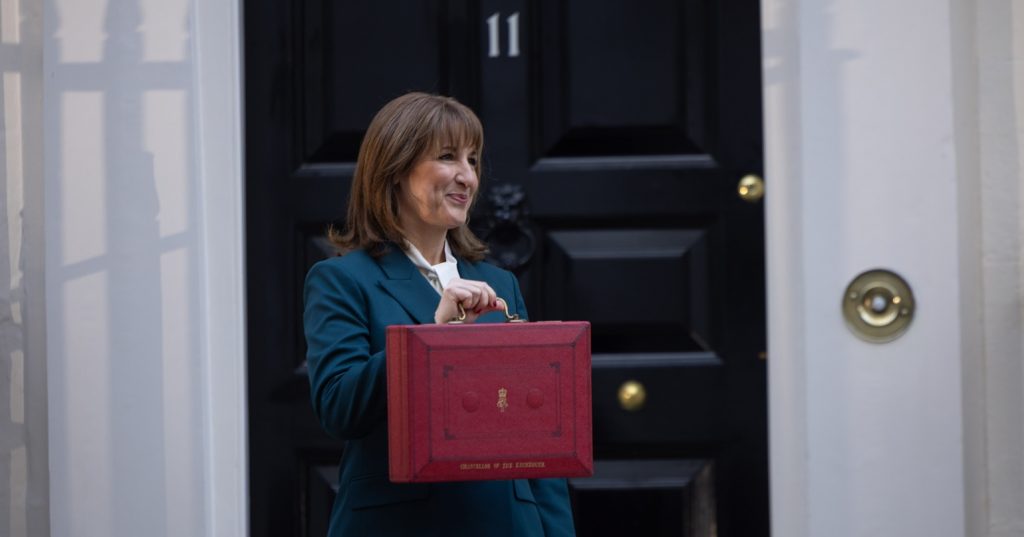 Rachel Reeves holding the budget briefcase