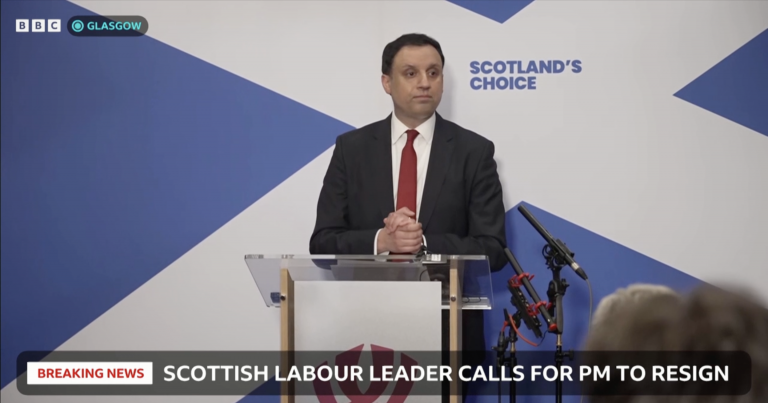 Anas Sarwar has said the prime minister needs to step down